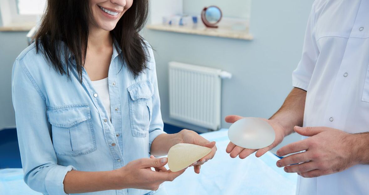 Sélection des implants avant augmentation mammaire et mammoplastie