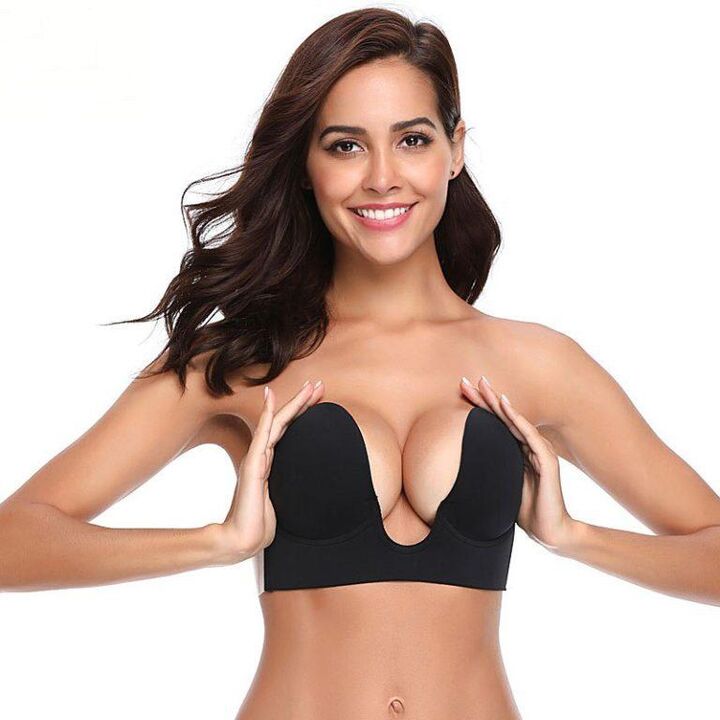 Soutien-gorge spécial pour l'augmentation optique des seins
